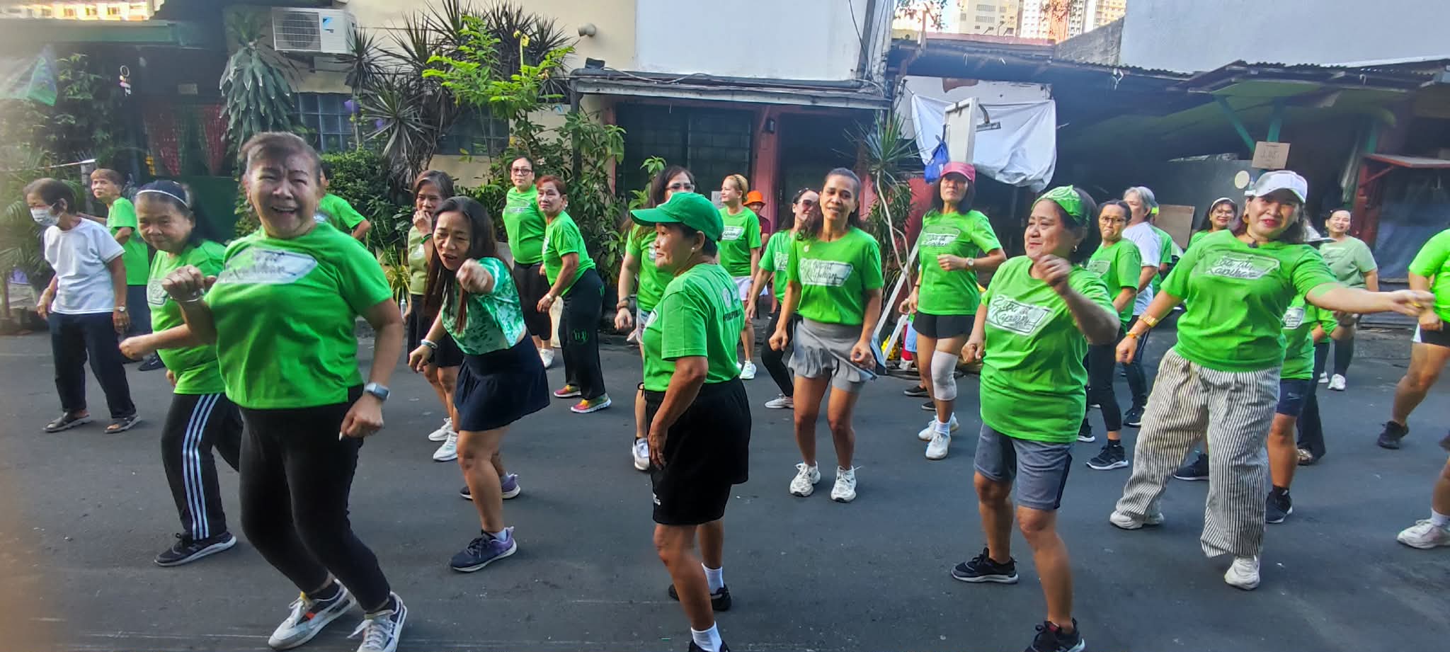 Zumba at Kapihan para sa Poblacion