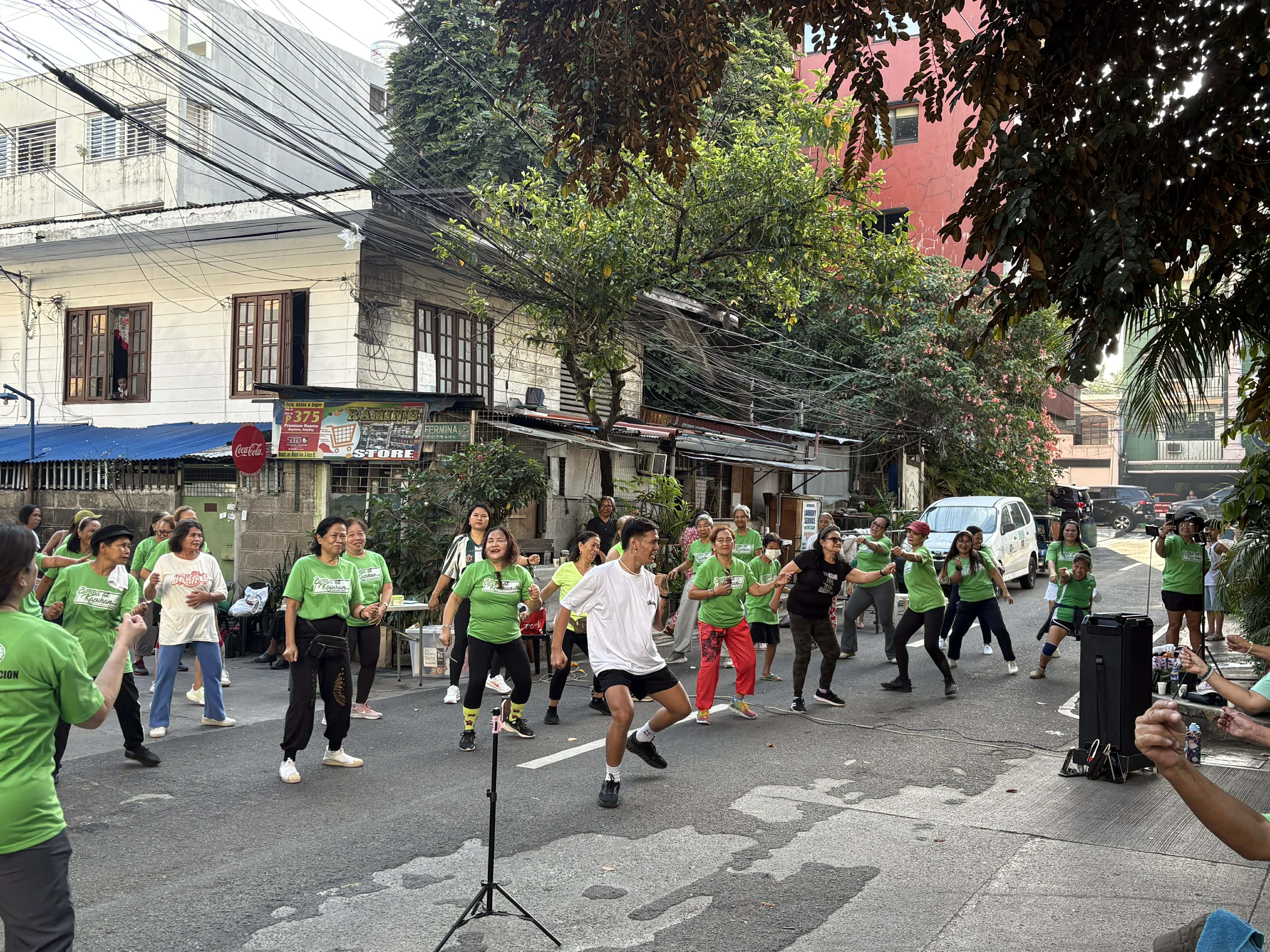 Zumba at Kapihan para sa Poblacion