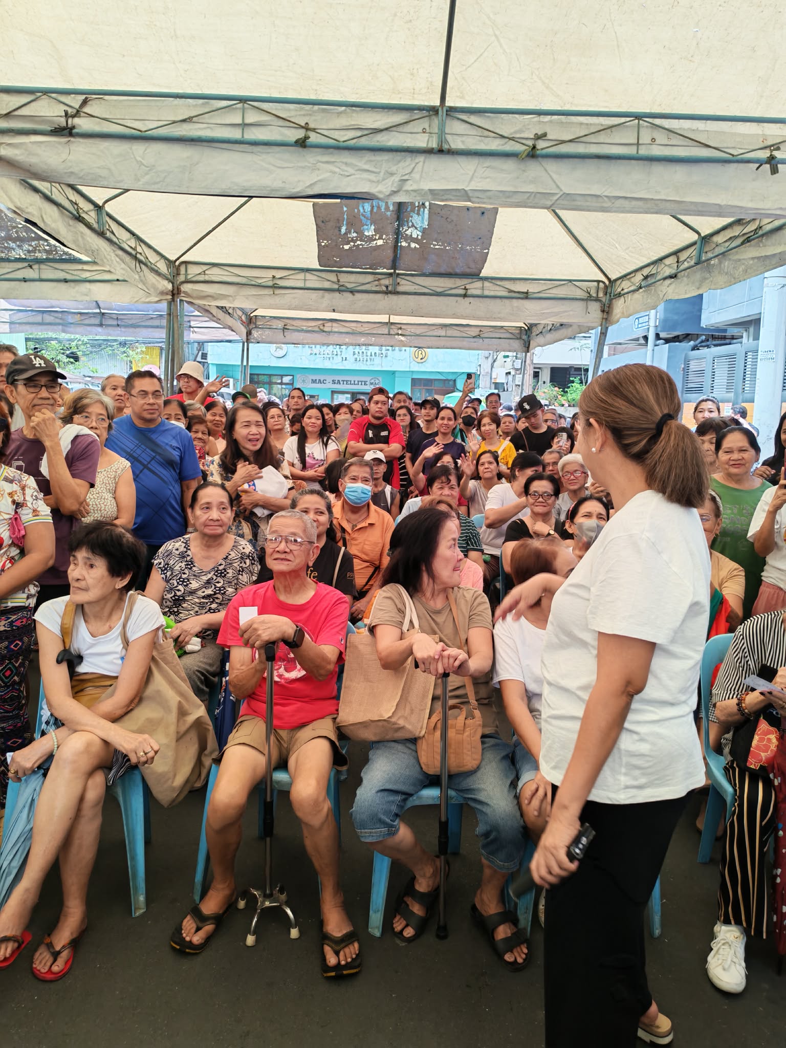 Distribution of Gulay ni Mayora Ate Nancy Binay