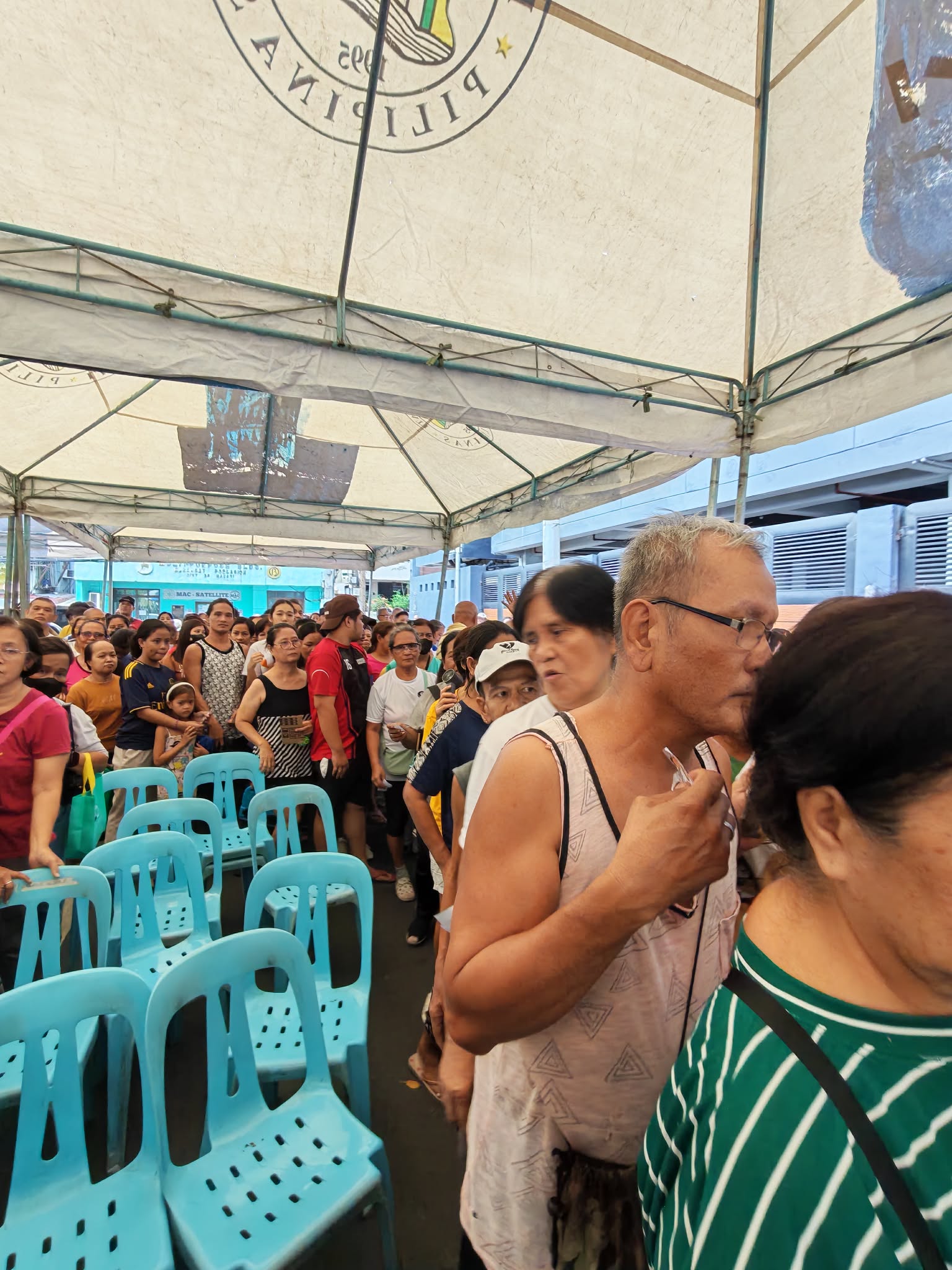 Distribution of Gulay ni Mayora Ate Nancy Binay