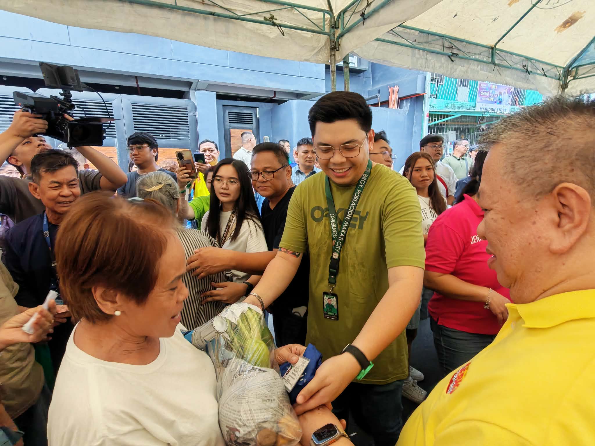 Distribution of Gulay ni Mayora Ate Nancy Binay