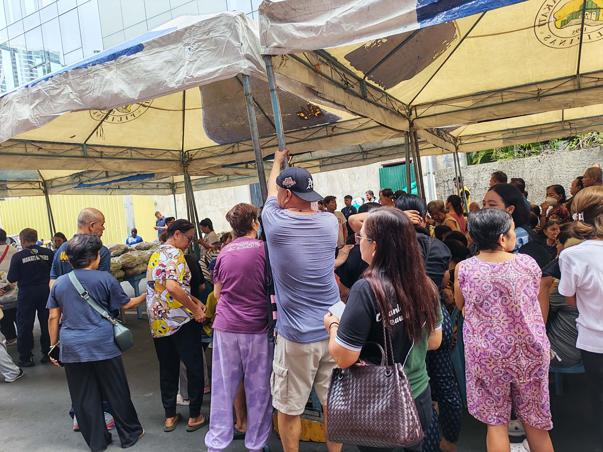 Distribution of Gulay ni Mayora Ate Nancy Binay