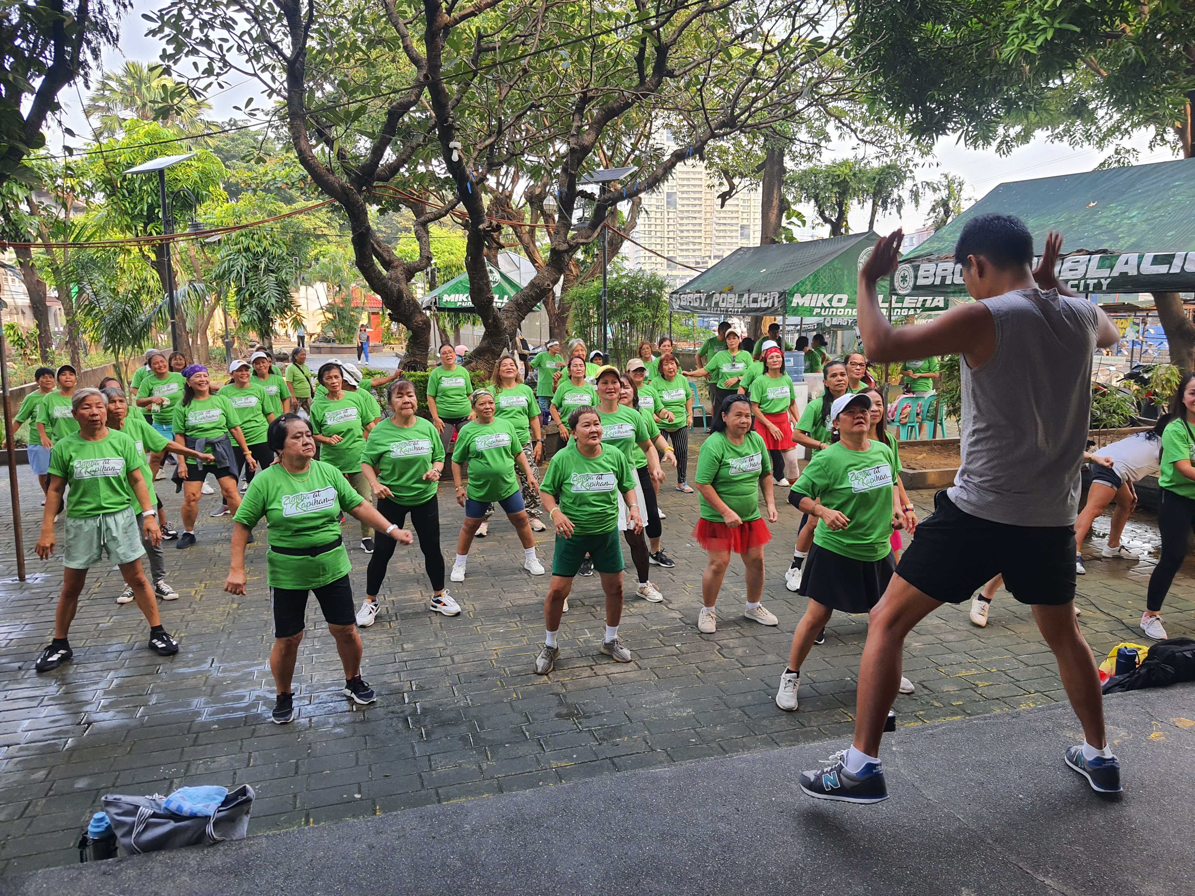 Zumba at Kapihan para sa Poblacion