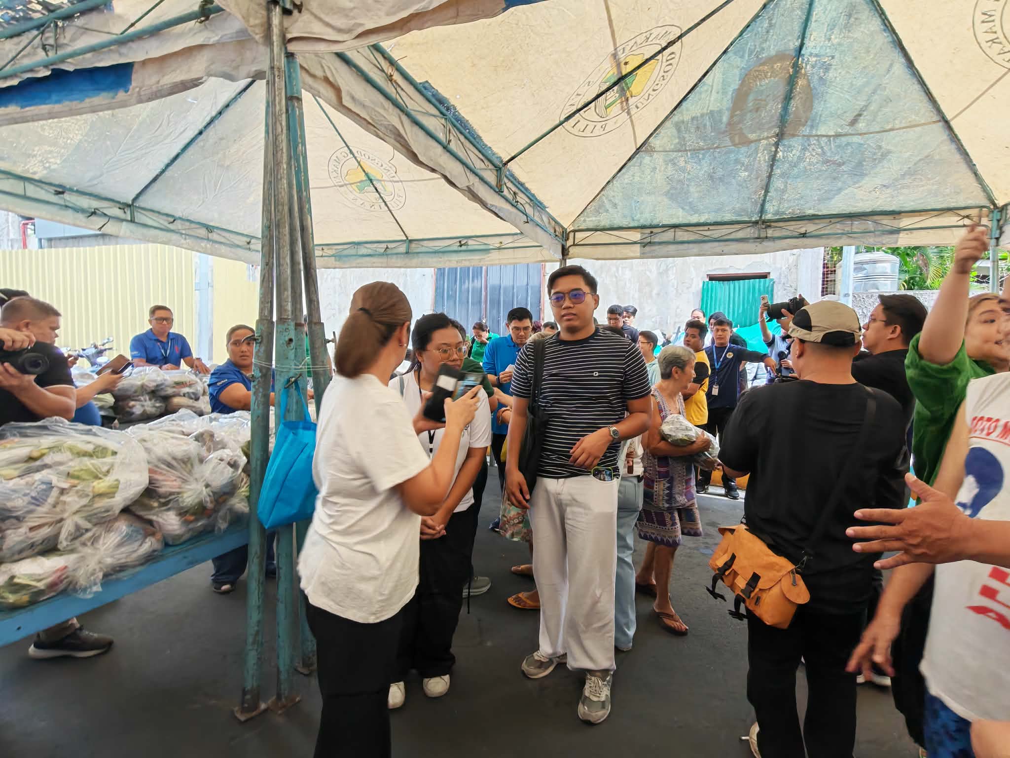 Distribution of Gulay ni Mayora Ate Nancy Binay