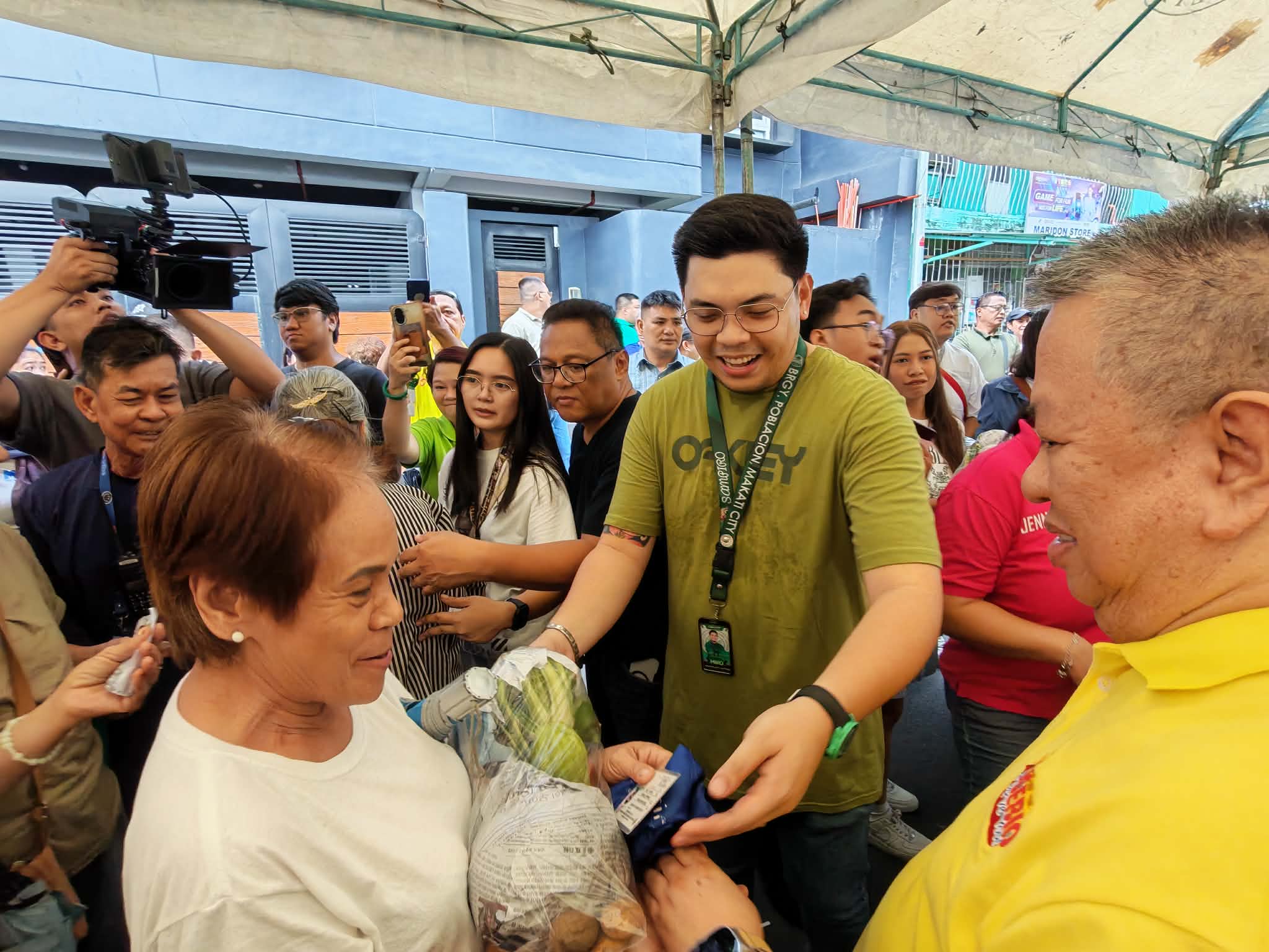 Distribution of Gulay ni Mayora Ate Nancy Binay