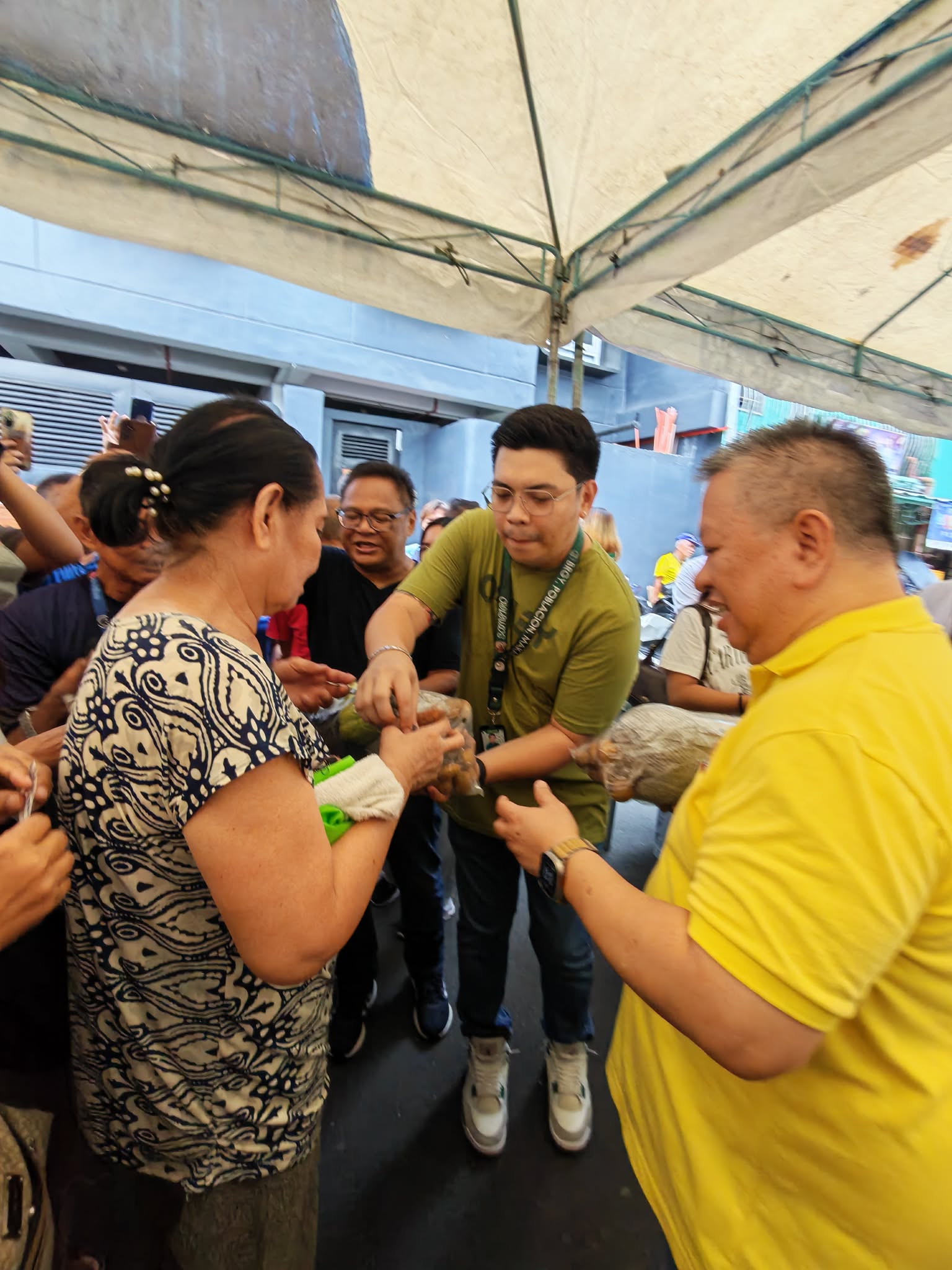 Distribution of Gulay ni Mayora Ate Nancy Binay