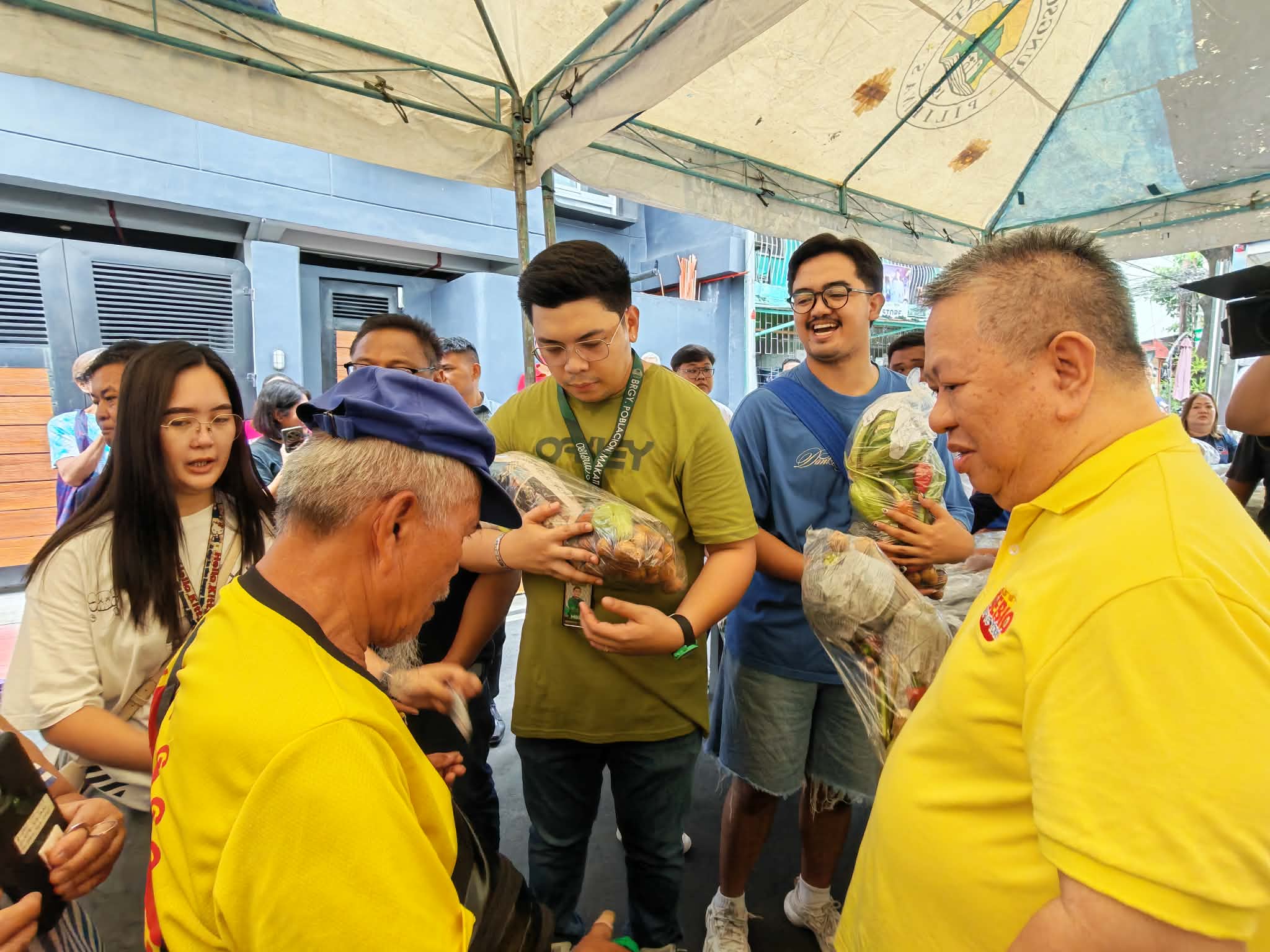 Distribution of Gulay ni Mayora Ate Nancy Binay